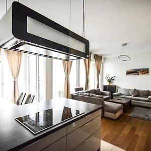  Appartement Hochwertig Im Herzen Stuttgarts