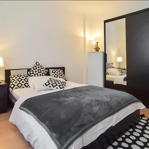 Cozy In Near Center With Shared Bathroom And Kitchen Privatunterkunft